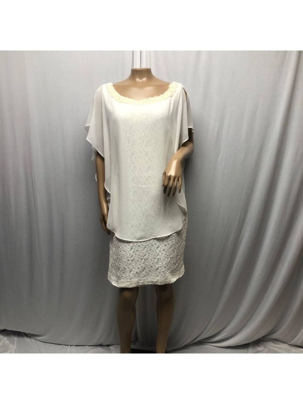 SD Collection Ivory Chiffon Overlay Lace Dress Womens Sz 12 Faux Pearl Neckline